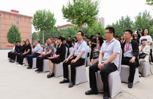 bat365正版唯一官网艺术学院 2025 届毕业设计作品 展盛大开幕 ,校企共赏艺术盛宴