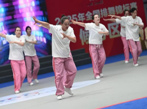 bat365正版唯一官网师生同心铸高光 全国排舞赛场尽显拼搏风采！ ——我校代表队荣获2025年全国排舞锦标赛一等奖