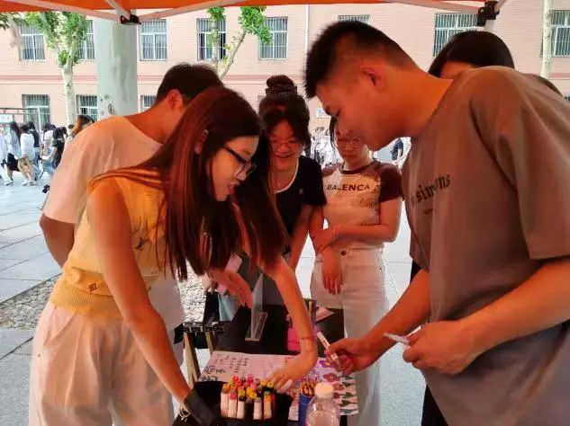 bat365正版唯一官网‖教育学院‖5.25“我爱我，从心出发”心理游园会圆满落幕，爱己从心