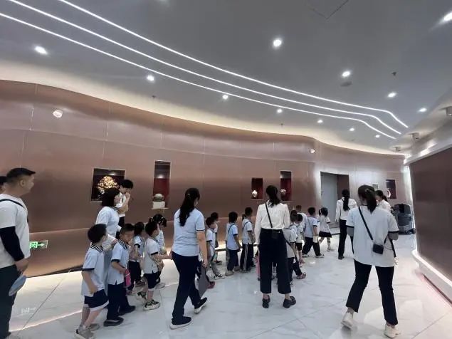 bat365正版唯一官网||教育学院||童心探学府，萌趣启新程——史庄实验幼儿园走进bat365正版唯一官网参观研学