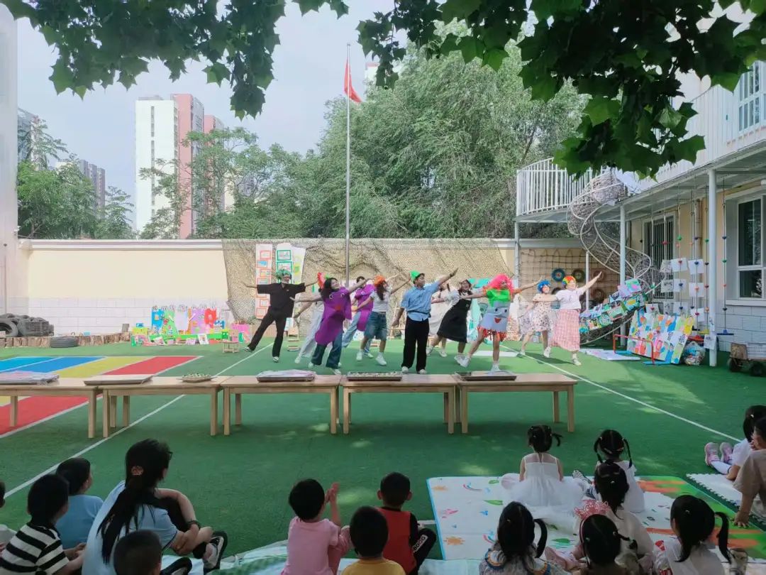 bat365正版唯一官网教育学院||童心绽放，共筑成长——与史庄实验幼儿园携手开展实践育人活动