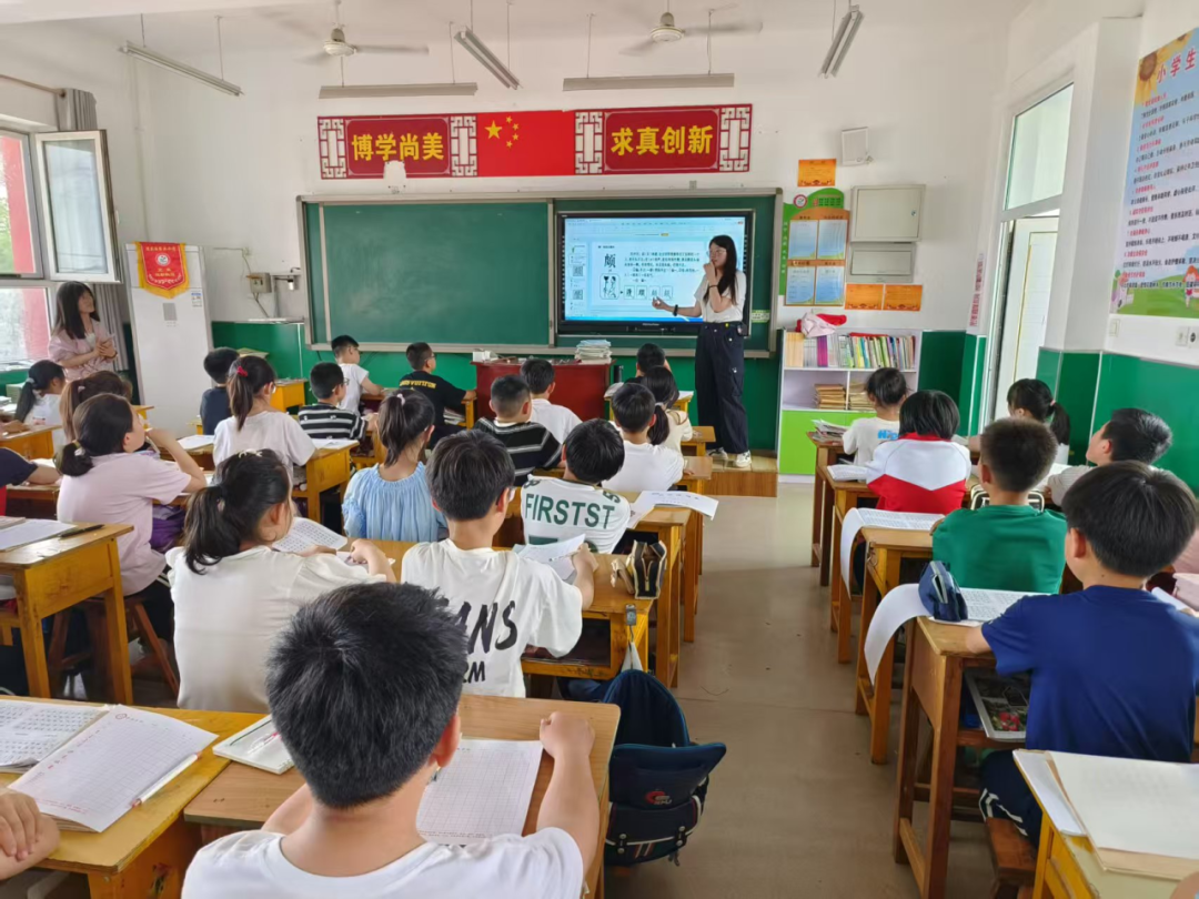 bat365正版唯一官网||教育学院||笔端传薪火，实践共成长——教育学院助力清苑区第五小学书法课程圆满收官