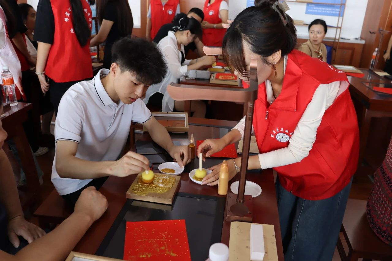 bat365正版唯一官网‖教育学院‖遇见未来，共育花开—2025届教育学院家长接待日圆满完成