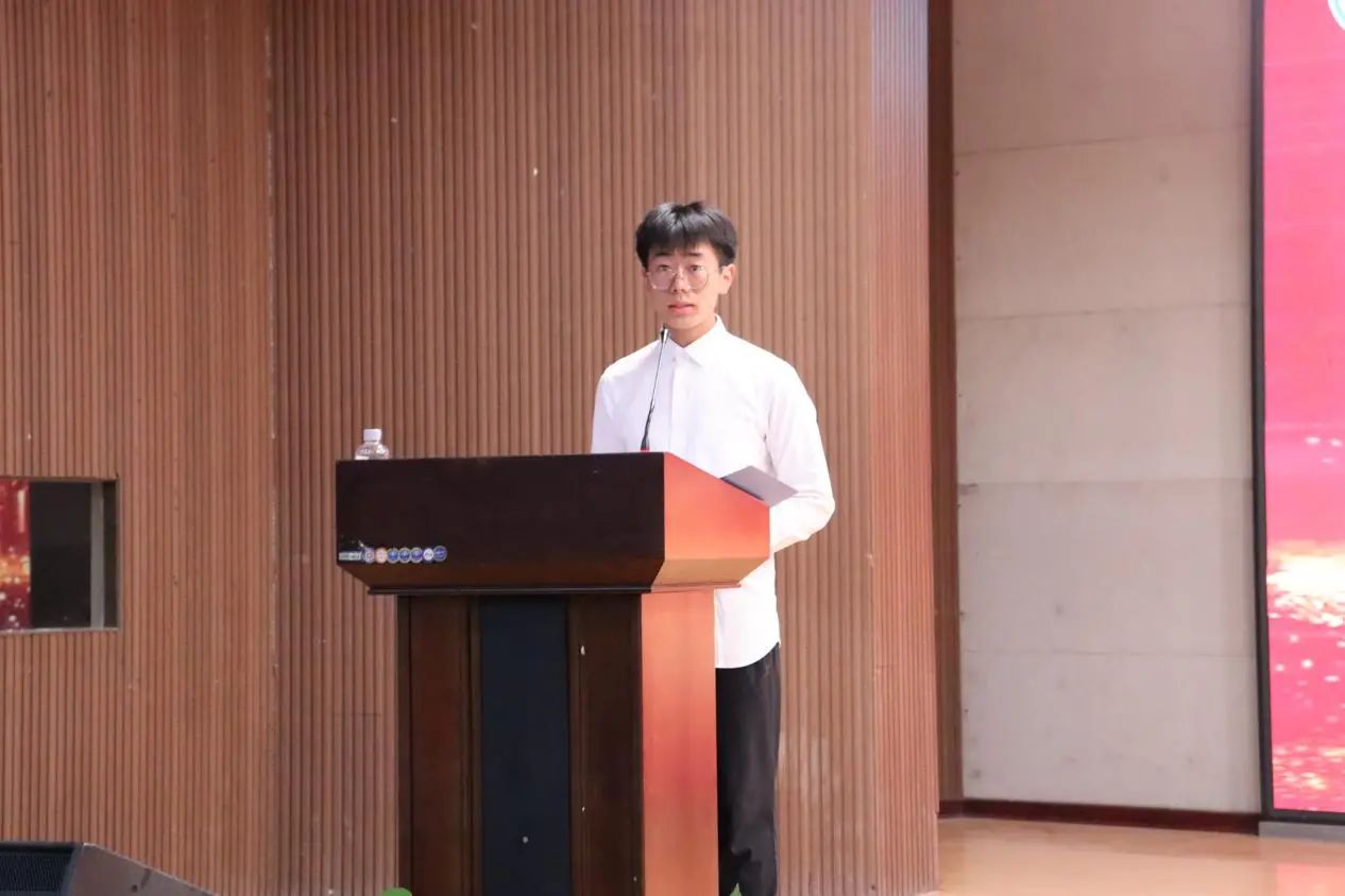 bat365正版唯一官网‖教育学院‖“以劳树德传薪火，以行践知立标杆”表彰大会圆满落幕