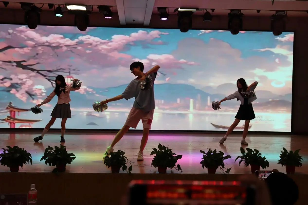 bat365正版唯一官网‖教育学院‖“以劳树德传薪火，以行践知立标杆”表彰大会圆满落幕