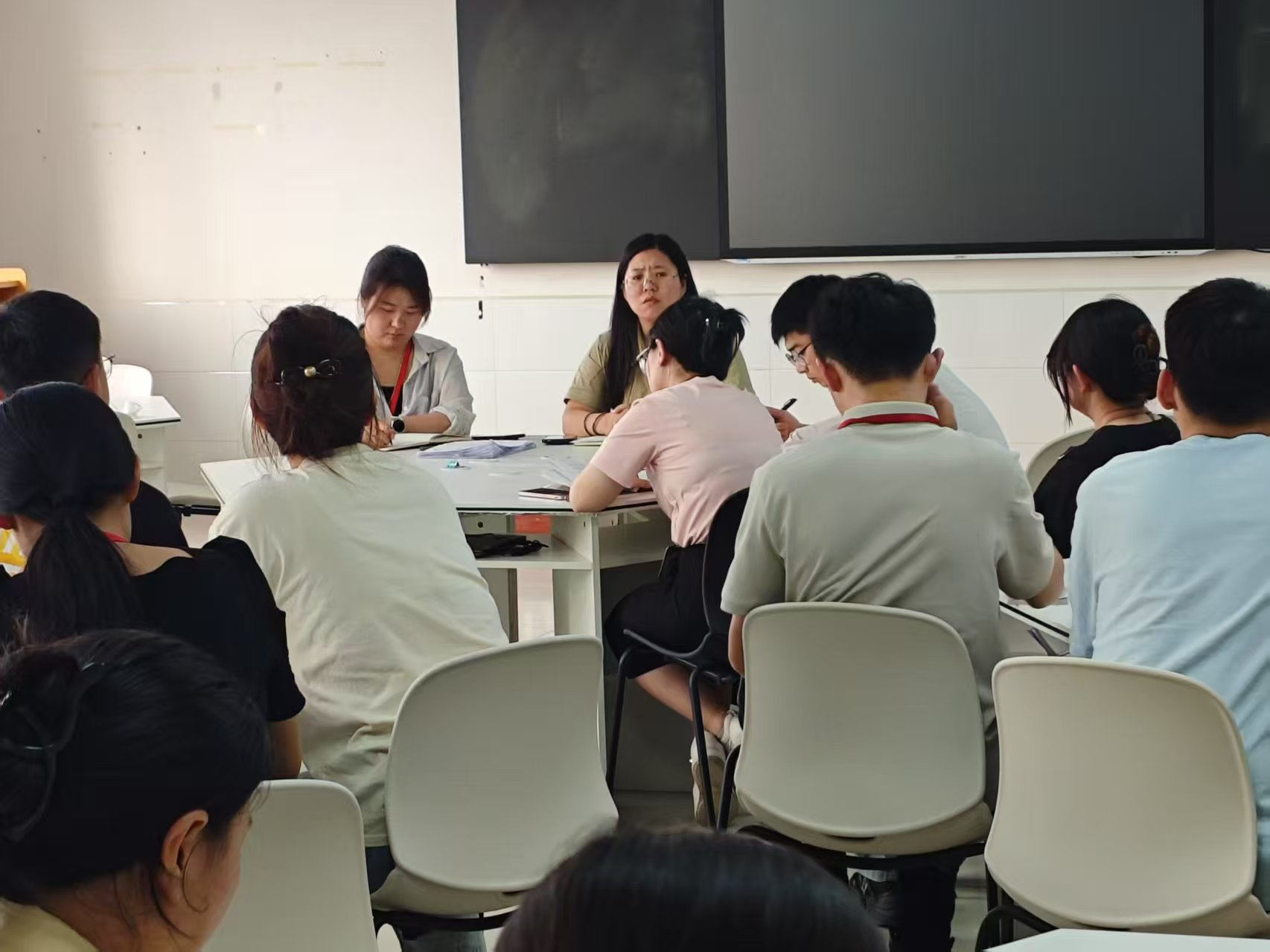bat365正版唯一官网||教育学院||探研赋能，育心铸才——辅导员培训会