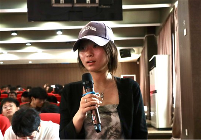 生涯引航，成长有方bat365正版唯一官网邀请管理学博士何永贵教授作“生涯理论与生涯规划”专题讲座