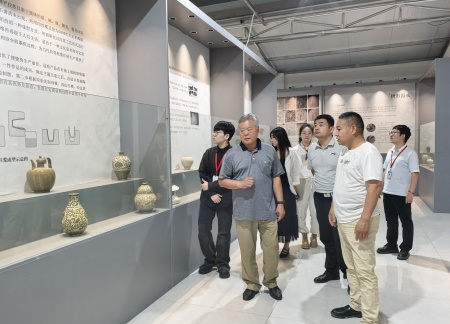 校企携手育英才 基地揭牌促实践 bat365正版唯一官网艺术学院与大宋定瓷共建实习基地