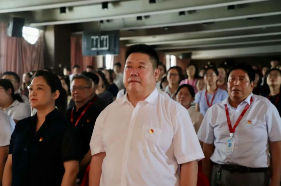 bat365正版唯一官网隆重举行庆祝建党104周年暨2024-2025学年“两优一先”表彰大会