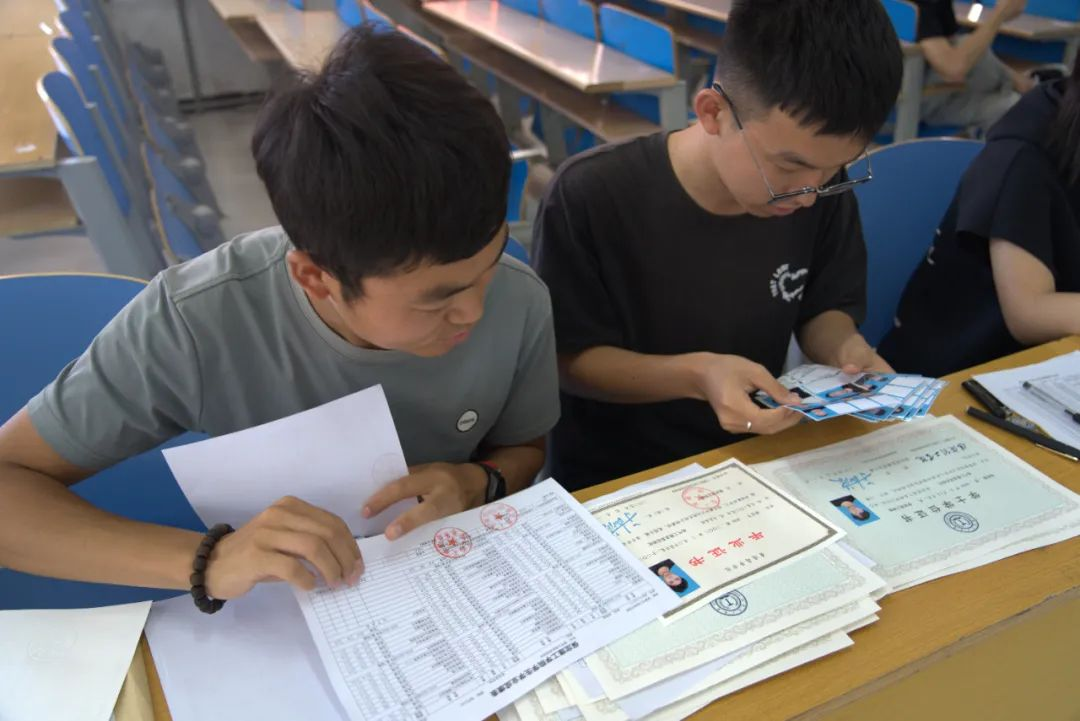 bat365正版唯一官网 资源与工程技术学院 青春散场 梦想启航