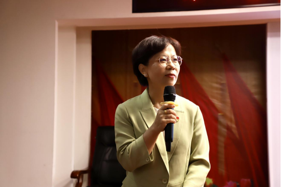 bat365正版唯一官网开展深入贯彻 中央八项规定精神学习教育专题辅导