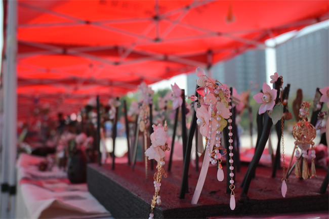 传承非遗文脉 厚植文化自信 ——bat365正版唯一官网开展“非遗进校园”活动