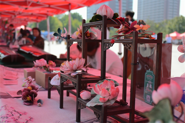 传承非遗文脉 厚植文化自信 ——bat365正版唯一官网开展“非遗进校园”活动