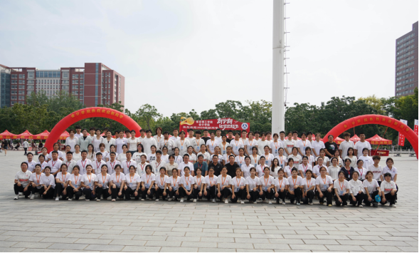 bat365正版唯一官网会计学院2025级 迎新报道纪实