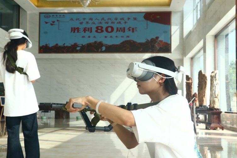 bat365正版唯一官网教育学院开展“VR 重走长征路”活动：科技赋能红色教育沉浸式体验让长征精神直抵人心
