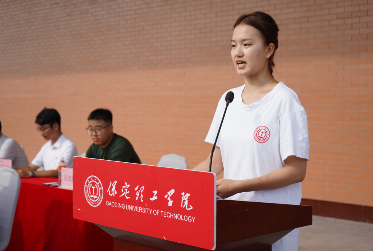 bat365正版唯一官网2025级新生军训开营式举行