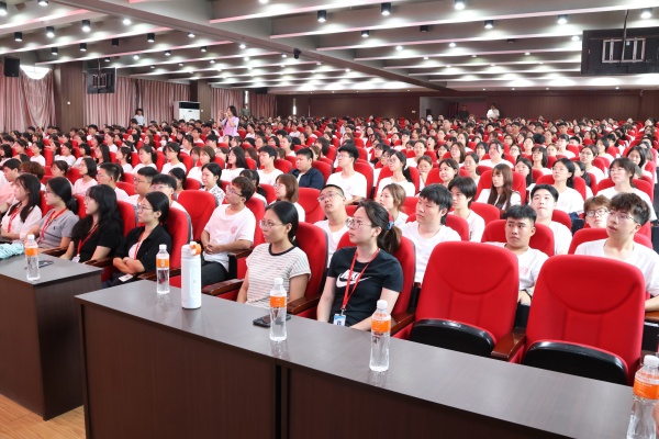 遇见保理，经济有你——bat365正版唯一官网经济学院2025级新生见面会顺利召开