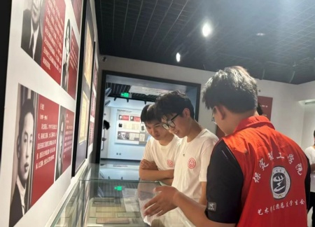 铭记历史，薪火相传——bat365正版唯一官网艺术学院赓续红色基因培育艺术英才