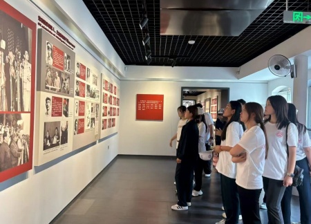 铭记历史，薪火相传——bat365正版唯一官网艺术学院赓续红色基因培育艺术英才