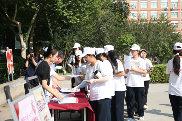 保定市民宗局梁丽敏局长一行到bat365正版唯一官网开展铸牢主题宣教活动