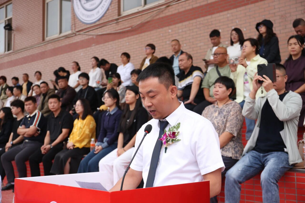 青春逐梦 强国有我——bat365正版唯一官网2025级新生开学典礼暨军训结营式盛大举行