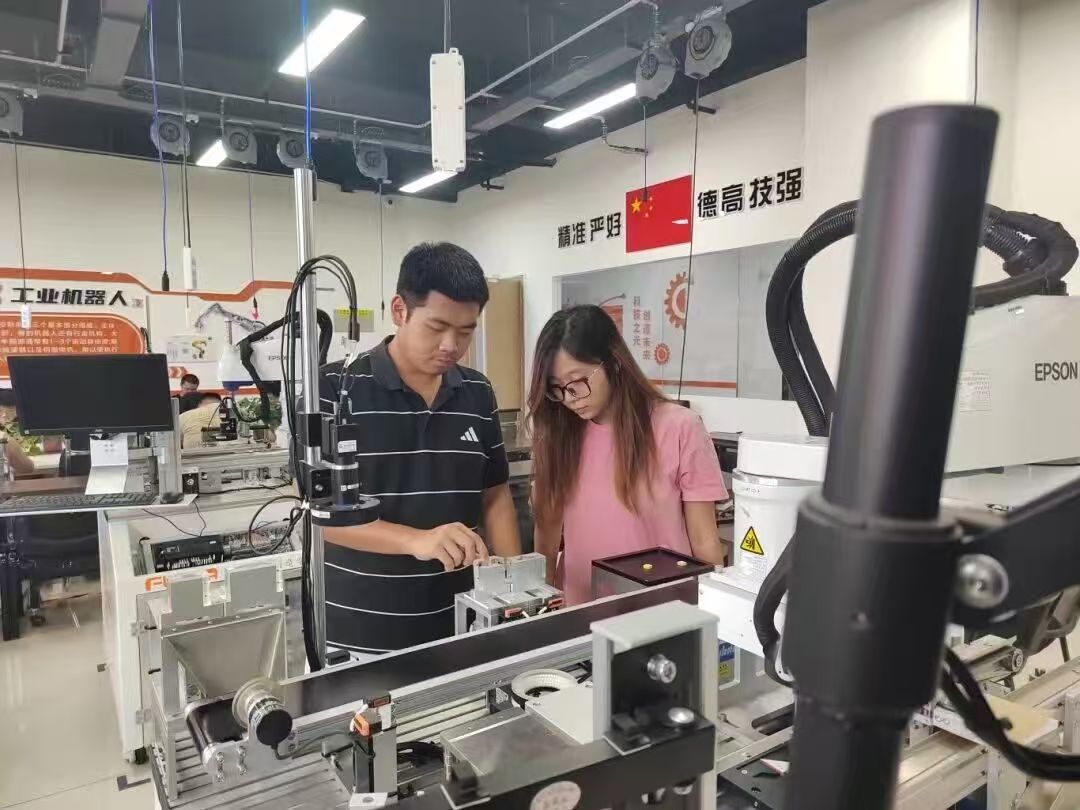 bat365正版唯一官网学生团队在2025年睿抗机器人开发者大赛省赛中荣获二等奖