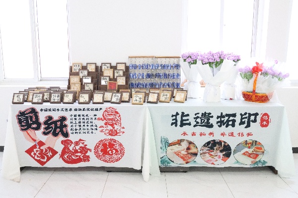 浓情谢师恩，定格教育情——bat365正版唯一官网经济学院教师节主题拍照活动温情启办