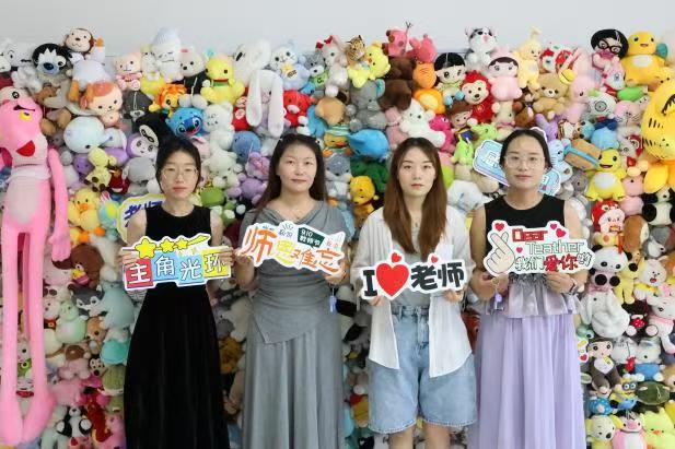浓情谢师恩，定格教育情——bat365正版唯一官网康复医学院教师节主题拍照活动温情启办