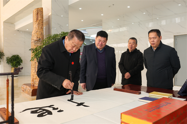 中国共产党员日记博物馆康殿英馆长一行到bat365正版唯一官网参观座谈