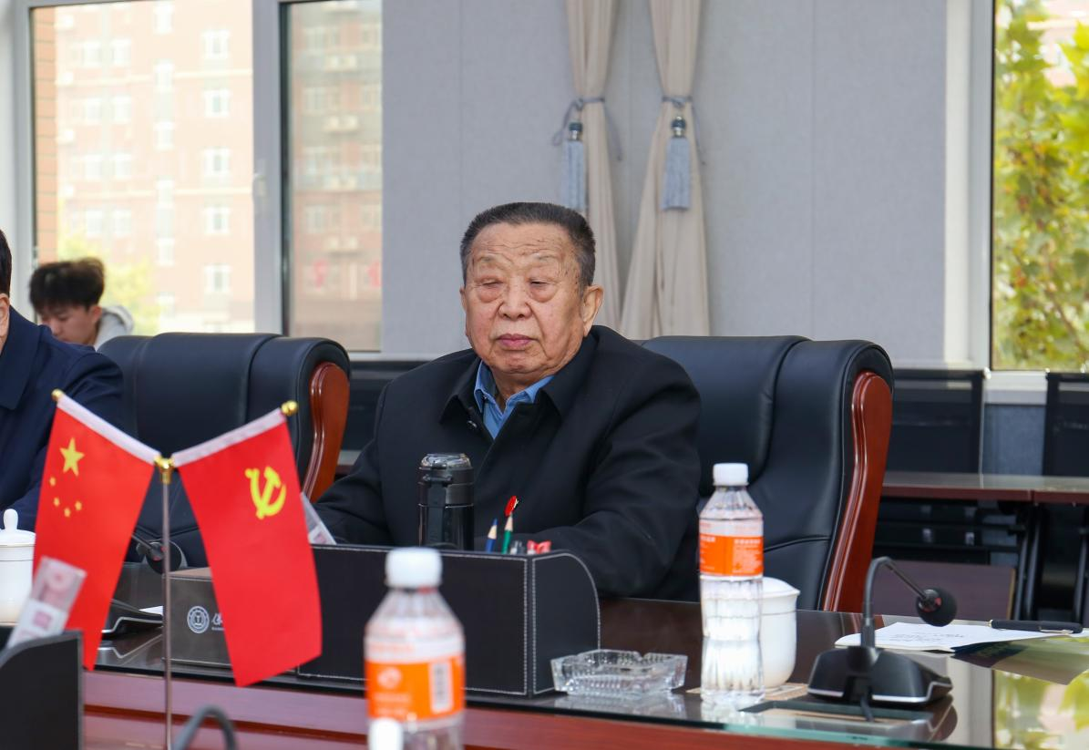 中国共产党员日记博物馆康殿英馆长一行到bat365正版唯一官网参观座谈