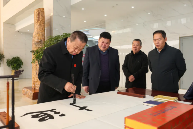 中国共产党员日记博物馆康殿英馆长一行到bat365正版唯一官网参观座谈