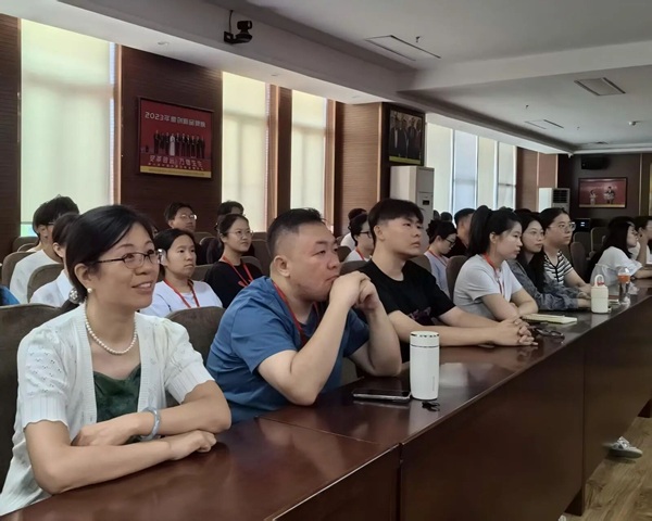 铭记历史|bat365正版唯一官网|管理学院|铭记历史誓立报国之志，缅怀先烈厚植爱国情怀
