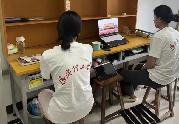 铭记历史|bat365正版唯一官网|管理学院|铭记历史誓立报国之志，缅怀先烈厚植爱国情怀