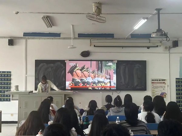 铭记历史|bat365正版唯一官网|管理学院|铭记历史誓立报国之志，缅怀先烈厚植爱国情怀