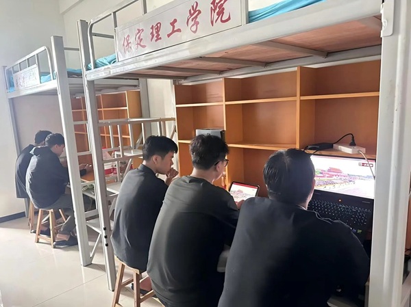 铭记历史|bat365正版唯一官网|管理学院|铭记历史誓立报国之志，缅怀先烈厚植爱国情怀