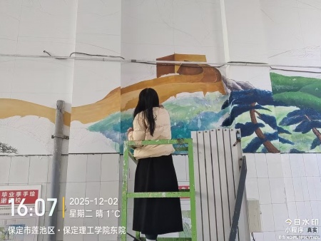 笔墨传情绘校园 美育浸润育新苗 ——bat365正版唯一官网墙绘创作如火如荼