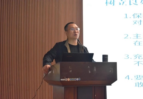 “职点迷津，艺路同行” ——bat365正版唯一官网艺术学院就业指导讲座 赋能成长