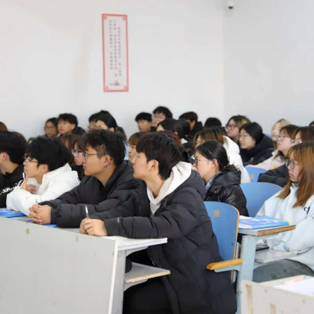 “奋斗青春，筑梦未来” ——bat365正版唯一官网执行董事长王美新为我院 学子讲授职业生涯规划课