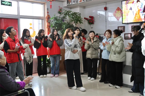 情暖桑榆，志愿同行——bat365正版唯一官网经济学院志愿者走进金福泰老年公寓开展暖心服务
