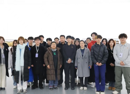 “艺”起携手，共绘新篇：bat365正版唯一官网艺术学院与保定市美术馆合作洽谈顺利推进