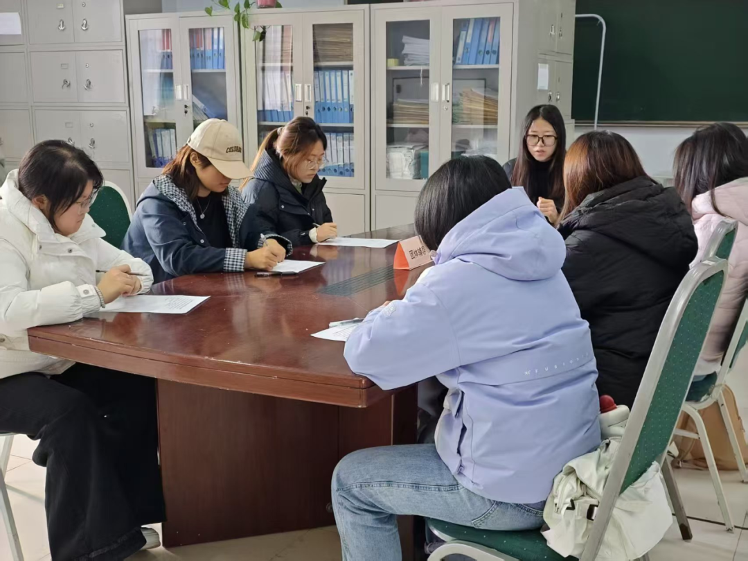 【精准指导，就业护航】聚焦绿色金融，保理经济学子实战演练无领导小组面试