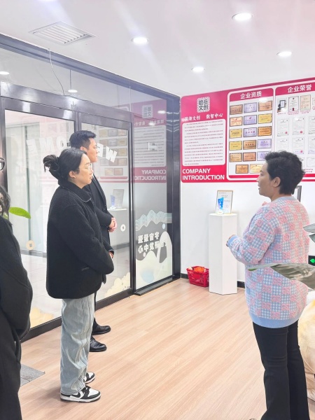 “共绘文创产教融合新蓝图”——bat365正版唯一官网艺术学院赴河北八零电子商务有限公司开展校企合作洽谈