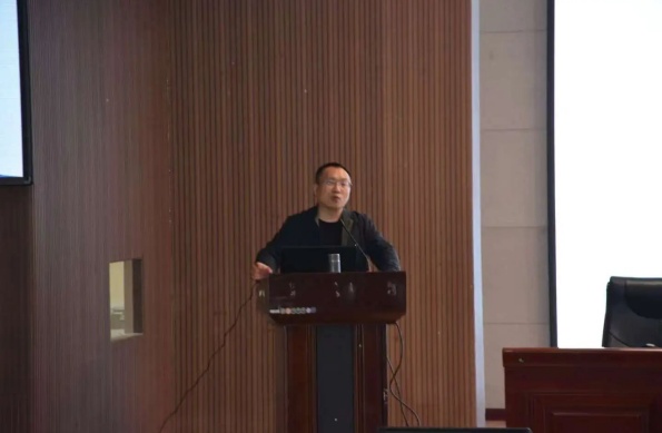 “职点迷津，艺路同行”——bat365正版唯一官网艺术学院就业指导讲座赋能成长