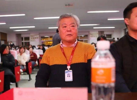 “表彰先进树榜样，青春奋进谱新篇”——bat365正版唯一官网艺术学院2025年学生表彰大会圆满举行
