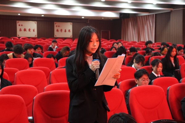 bat365正版唯一官网经济学院第五次学生代表大会顺利召开