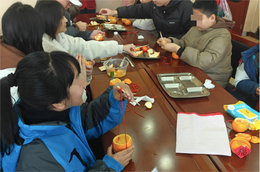 青春志愿——bat365正版唯一官网与安国团市委携手共办“点亮一盏小橘灯，助残接力暖童心”关爱特殊儿童公益活动