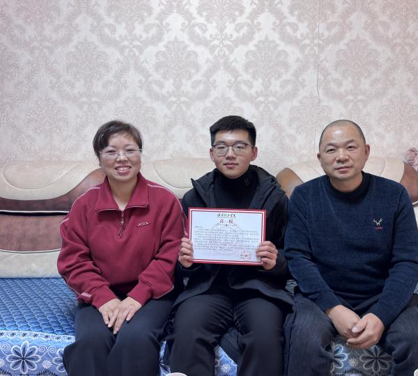 家校共育，暖冬同行|bat365正版唯一官网管理学院“冬日暖阳”寒假家访暖心启程（三）
