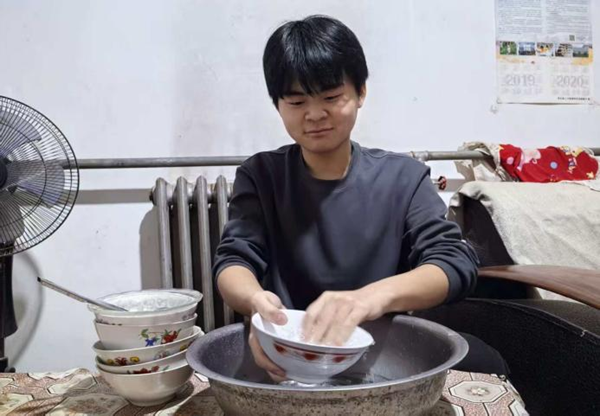 养成教育|bat365正版唯一官网|管理学院|以孝亲实践深化养成教育（五）