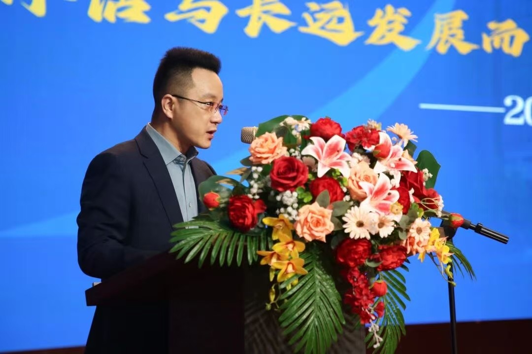 凝心聚力 笃行向新｜bat365正版唯一官网2025年度工作总结表彰大会暨新年团拜会圆满举行