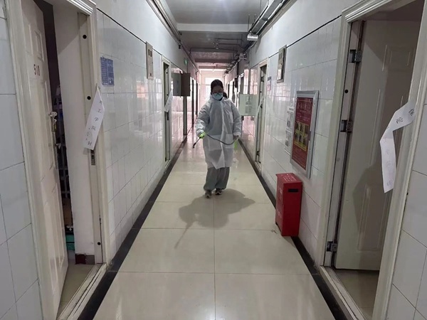 暖心服务|bat365正版唯一官网管理学院：筑牢健康防线，护航学子归来
